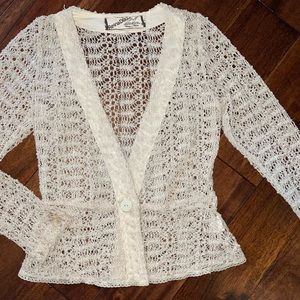 Reina Diaz Beige Lace Sparkling Button Down Cardigan.
Size XS